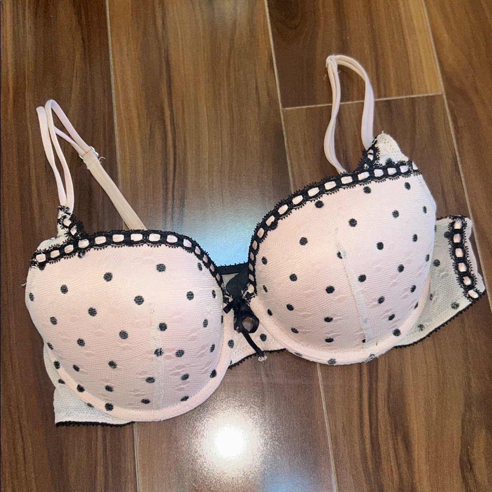 36B Victoria’s Secret very sexy balconet padded push-up bra ribbon edges